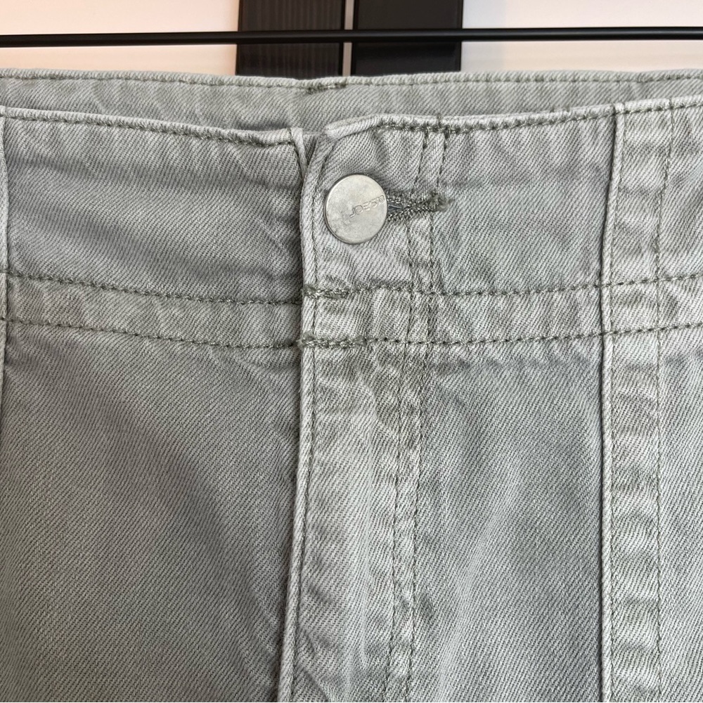 Joe's Jeans the honor high rise vintage straight utility
pants. Size 31 - Picture 4 of 16